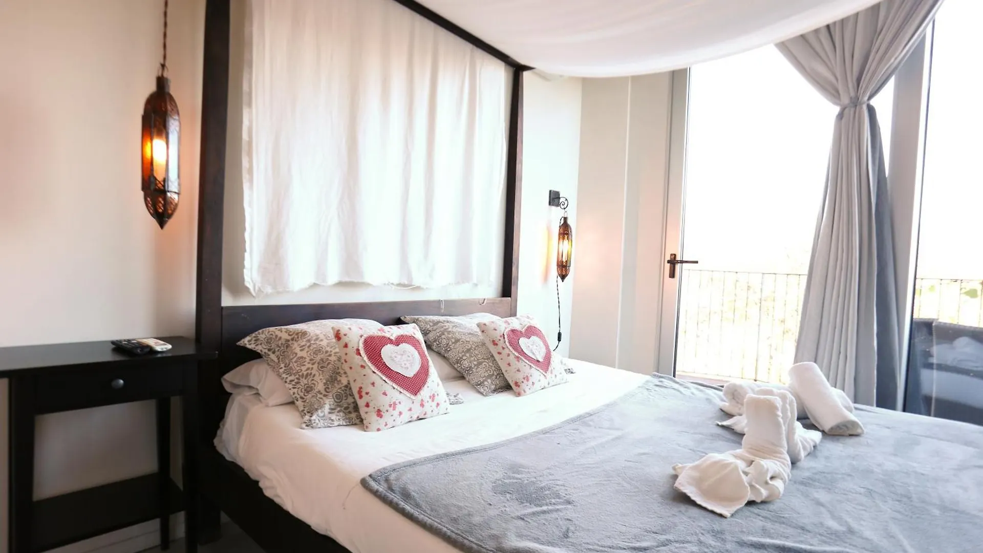 Les Suites Santa María de Palautordera Maison d'hôtes