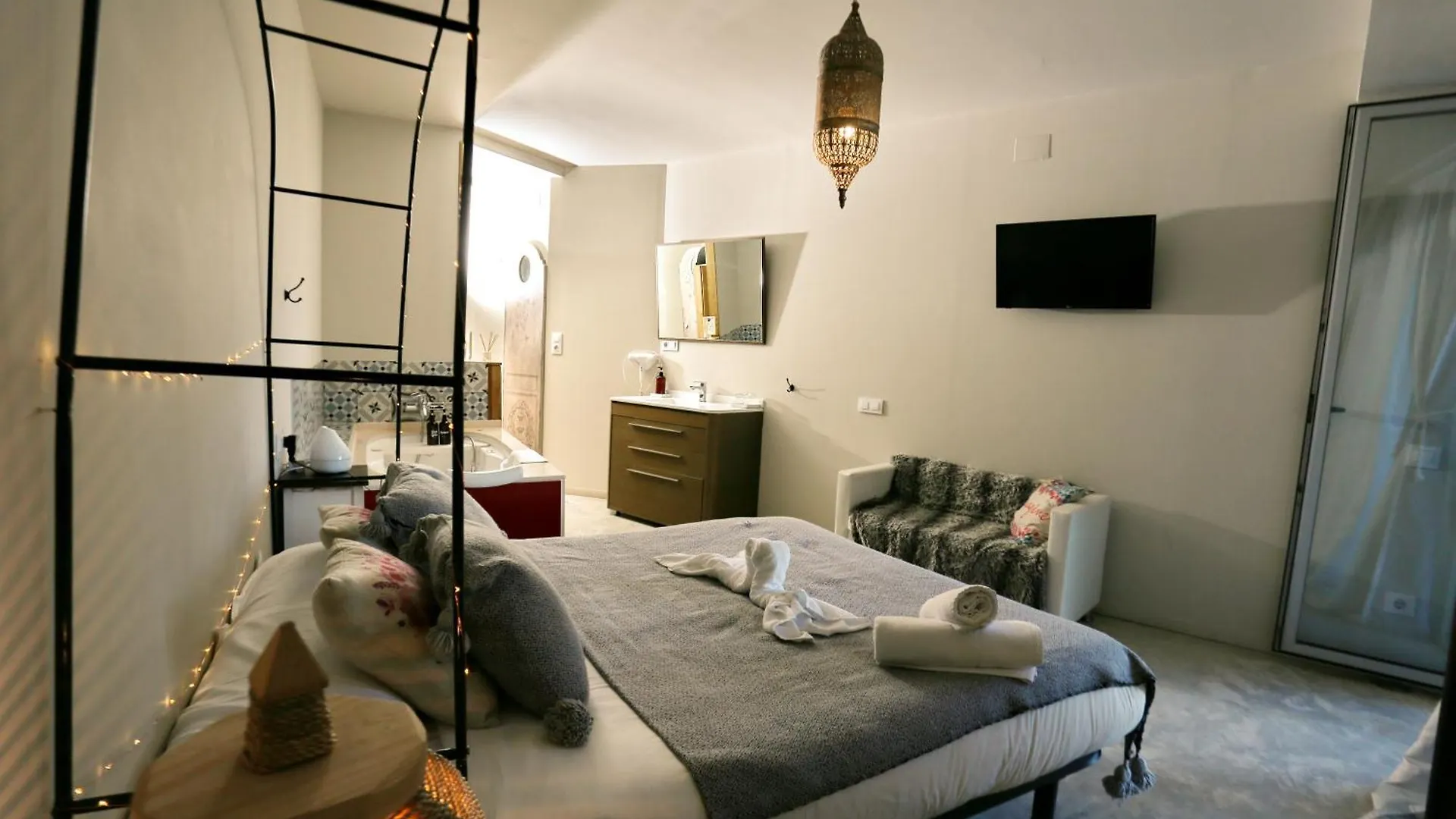 Les Suites Santa María de Palautordera 3*,  Espagne