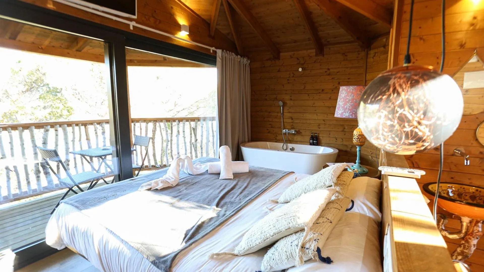 Les Suites Santa María de Palautordera 3*,