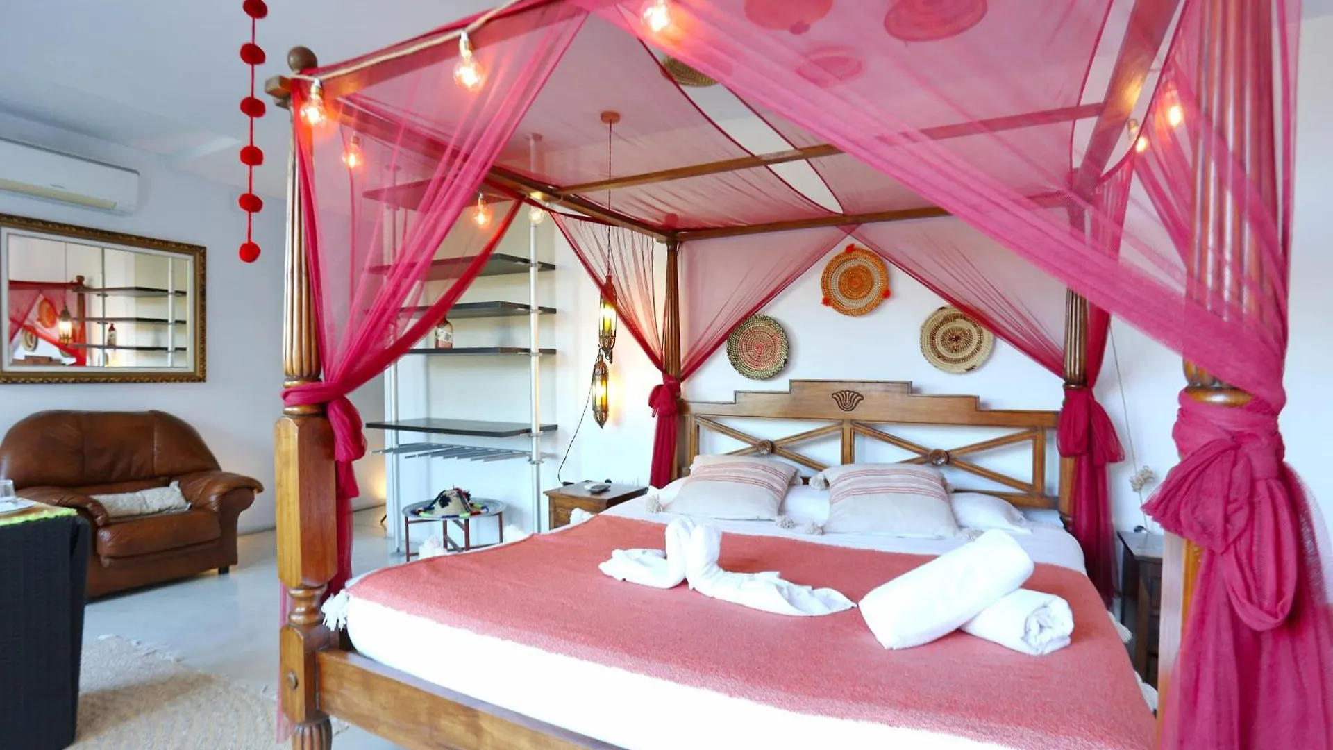 Les Suites Santa Maria de Palautordera Guest house