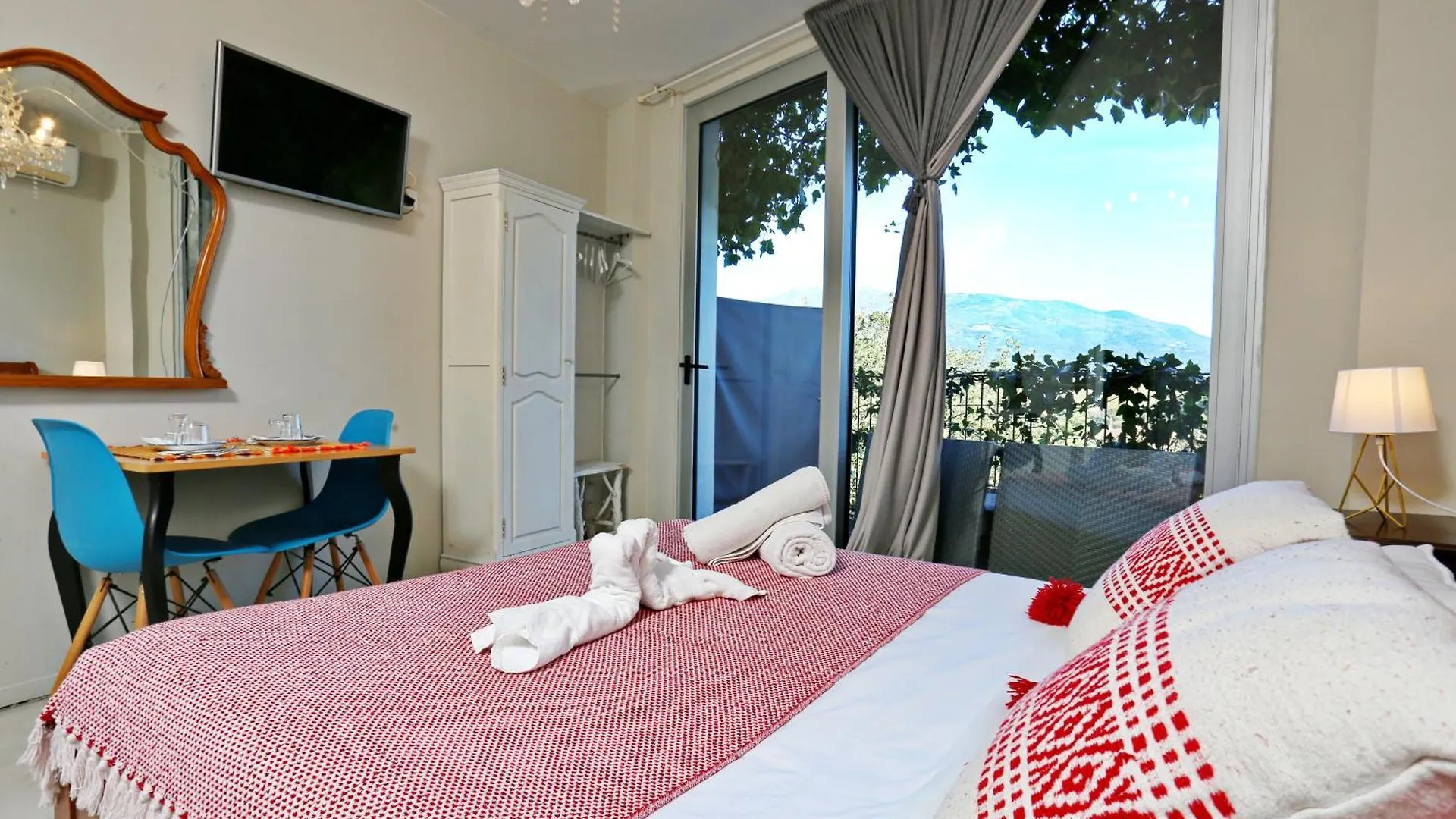 Les Suites Santa María de Palautordera Pensjonat